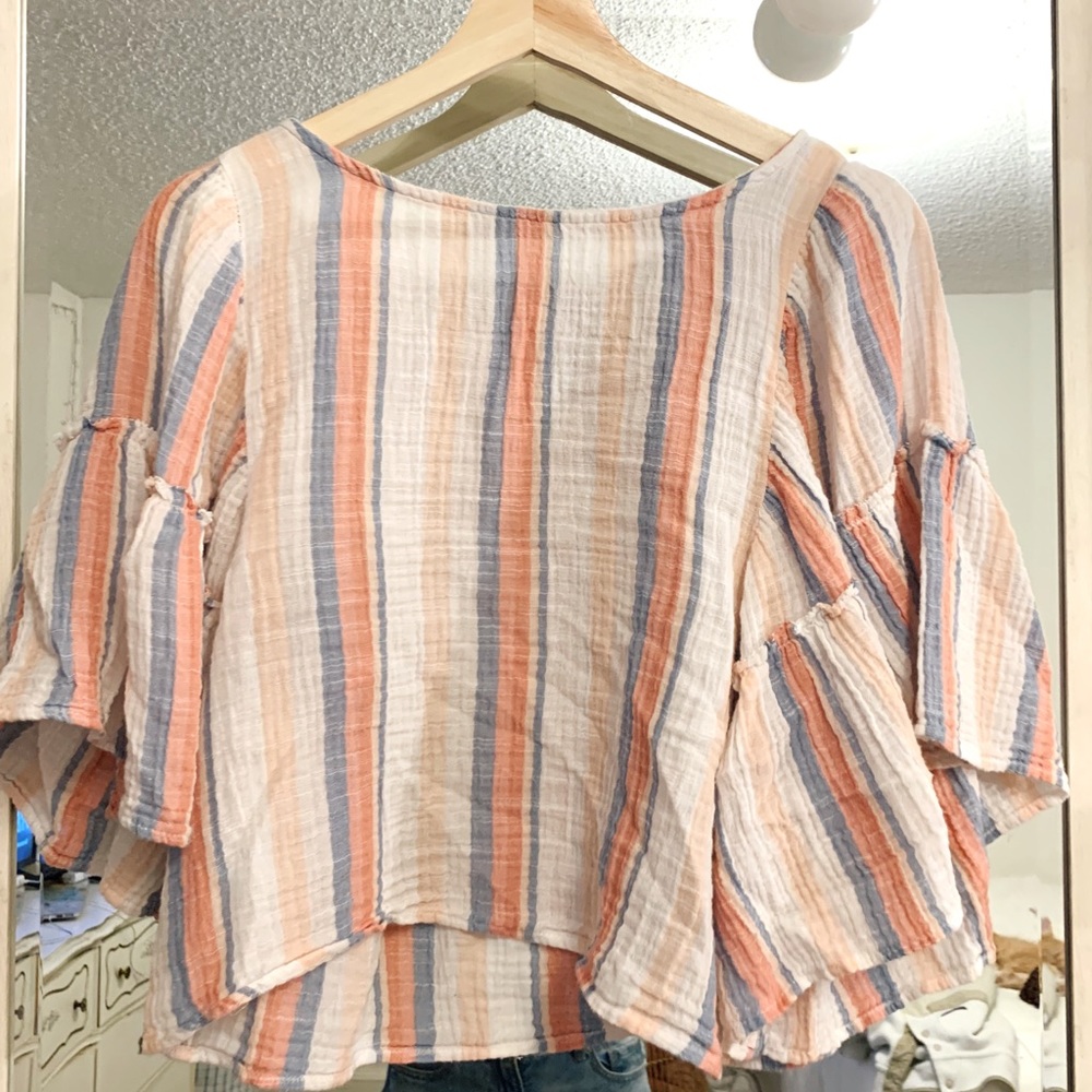 A&E blouse